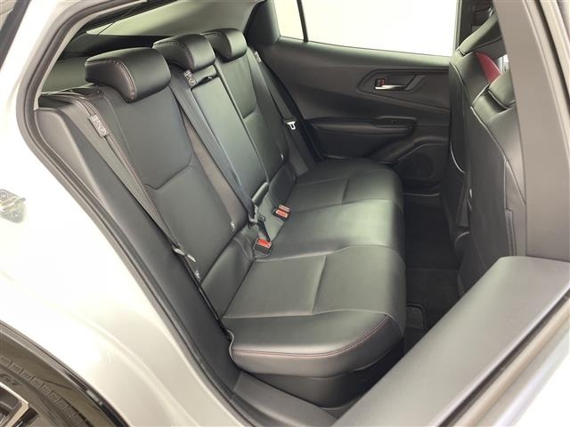 Toyota PRIUS 2023 8272397-7