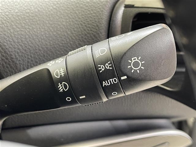 Toyota PRIUS 2018 8272398-1
