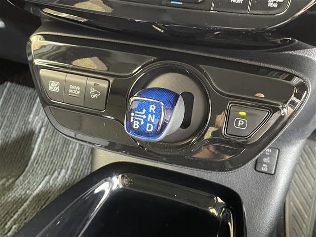 Toyota PRIUS 2018 8272398-10