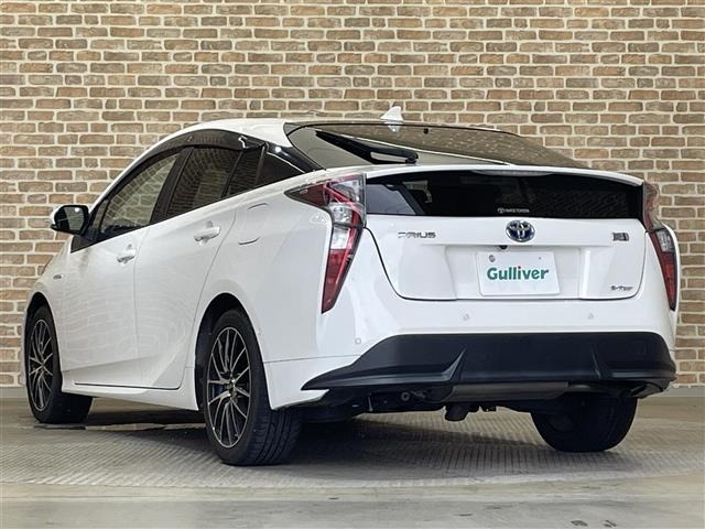 Toyota PRIUS 2018 8272398-13