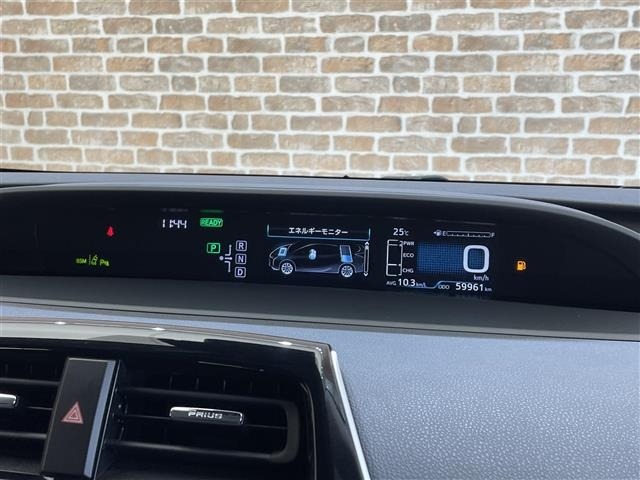 Toyota PRIUS 2018 8272398-17