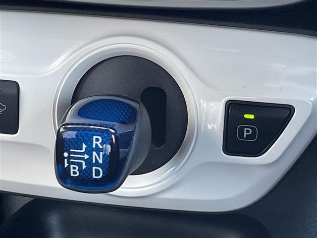Toyota PRIUS 2016 8272399-11