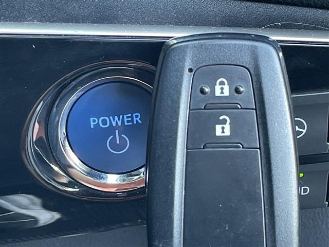 Toyota PRIUS 2016 8272399-12