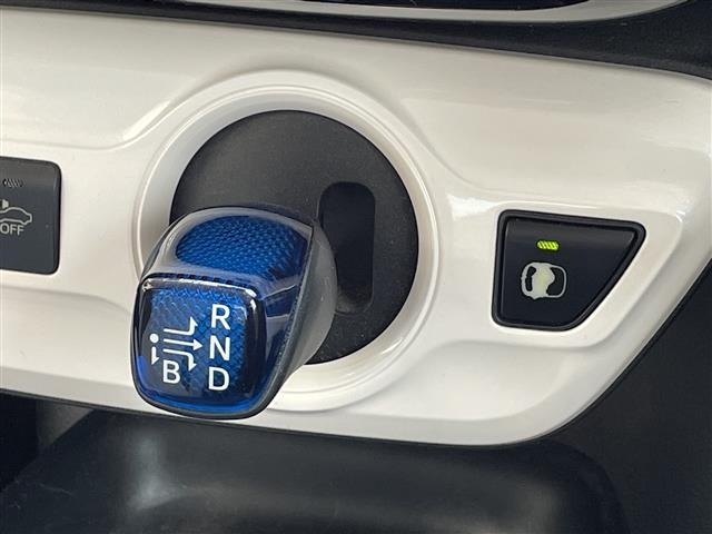 Toyota PRIUS 2016 8272400-12
