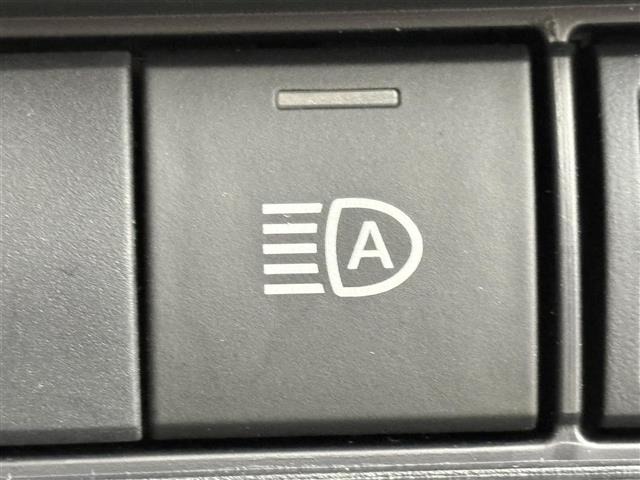 Toyota PRIUS 2023 8272401-1