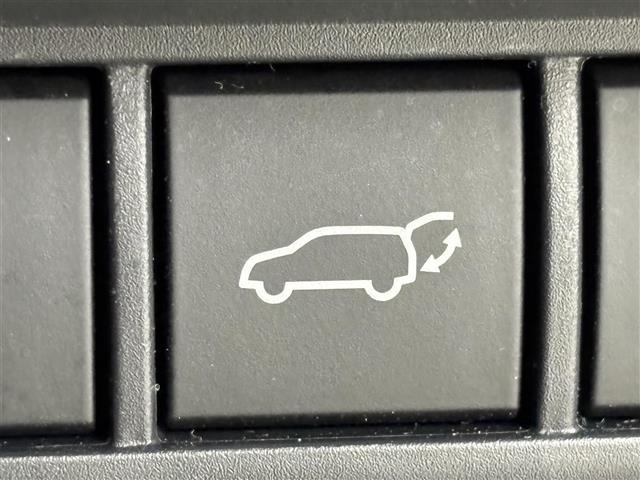 Toyota PRIUS 2023 8272401-3