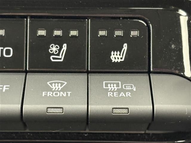 Toyota PRIUS 2023 8272401-7