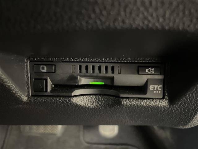 Toyota PRIUS 2017 8272402-1