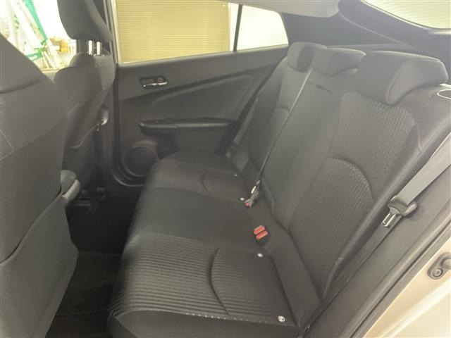 Toyota PRIUS 2017 8272402-10