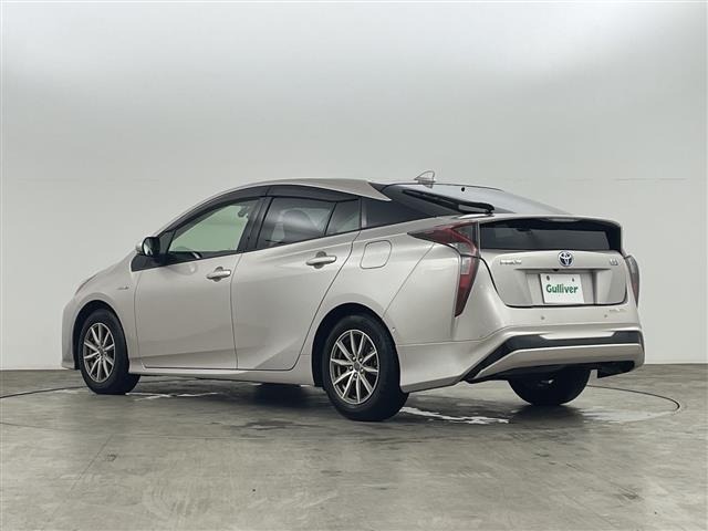 Toyota PRIUS 2017 8272402-13