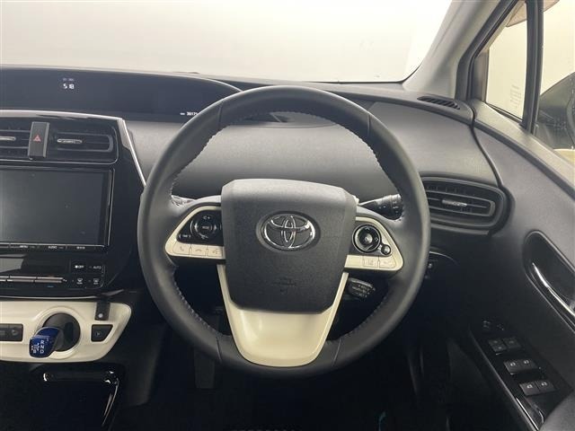Toyota PRIUS 2017 8272402-14