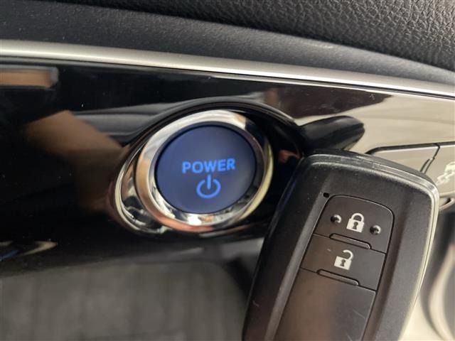 Toyota PRIUS 2017 8272402-19