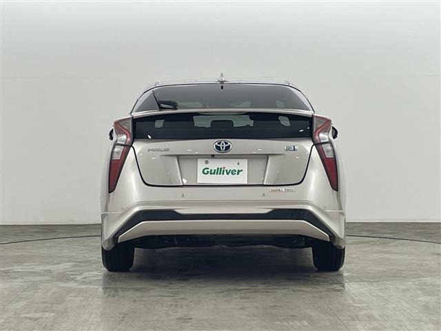Toyota PRIUS 2017 8272402-2