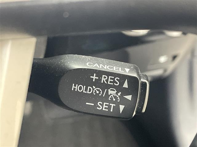 Toyota PRIUS 2017 8272402-3