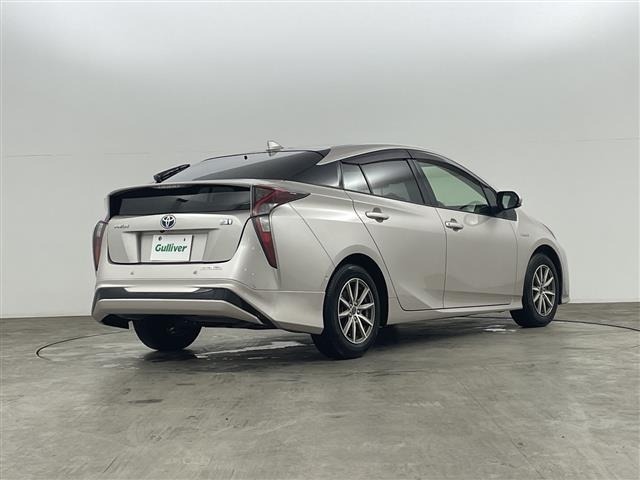 Toyota PRIUS 2017 8272402-6