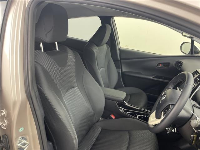 Toyota PRIUS 2017 8272402-7