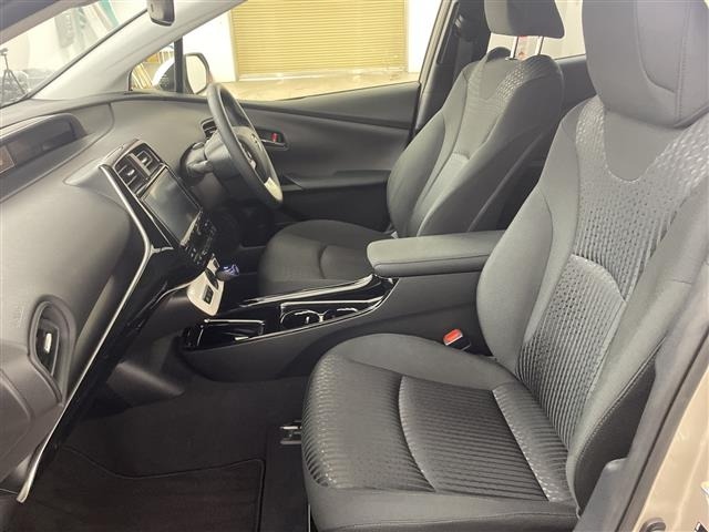 Toyota PRIUS 2017 8272402-8