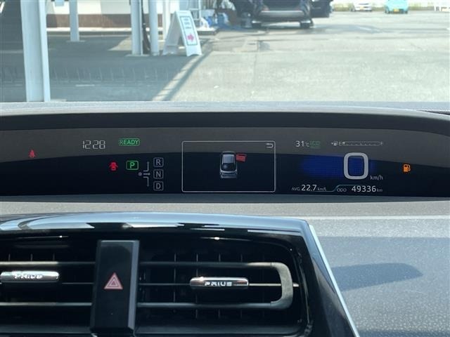 Toyota PRIUS 2017 8272405-1