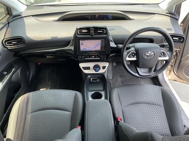 Toyota PRIUS 2017 8272405-15