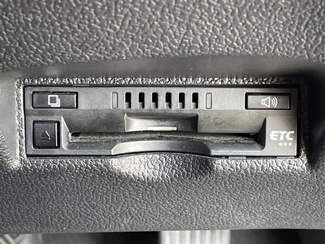 Toyota PRIUS 2017 8272405-19
