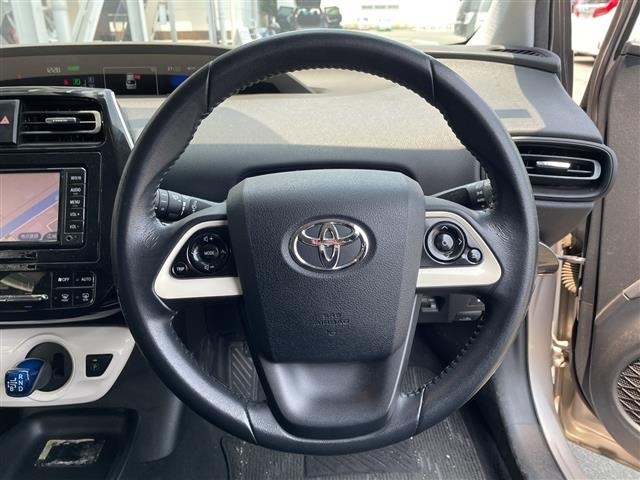 Toyota PRIUS 2017 8272405-21