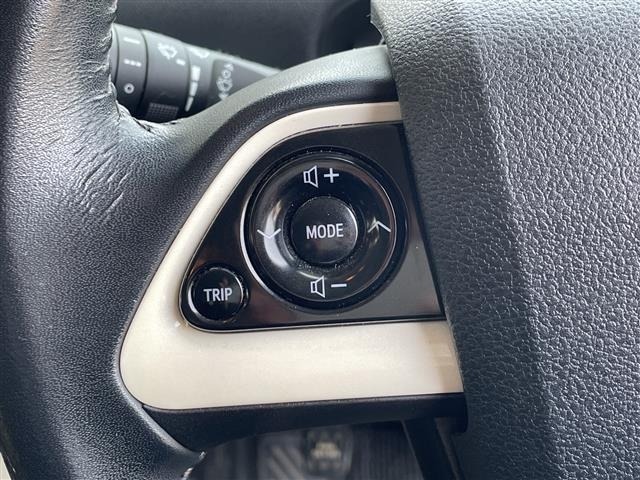Toyota PRIUS 2017 8272405-3