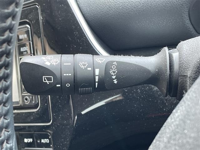 Toyota PRIUS 2017 8272405-7