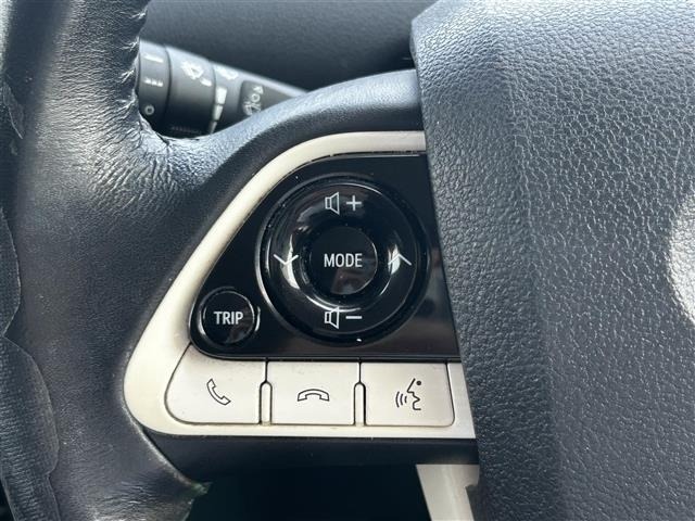 Toyota PRIUS 2017 8272406-1
