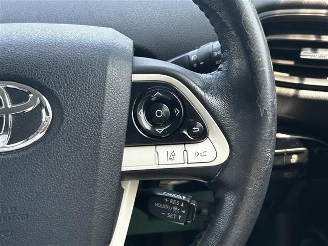 Toyota PRIUS 2017 8272406-3