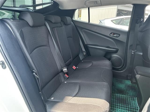 Toyota PRIUS 2017 8272406-6