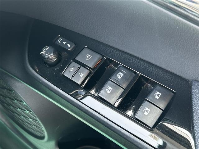 Toyota PRIUS 2017 8272406-7