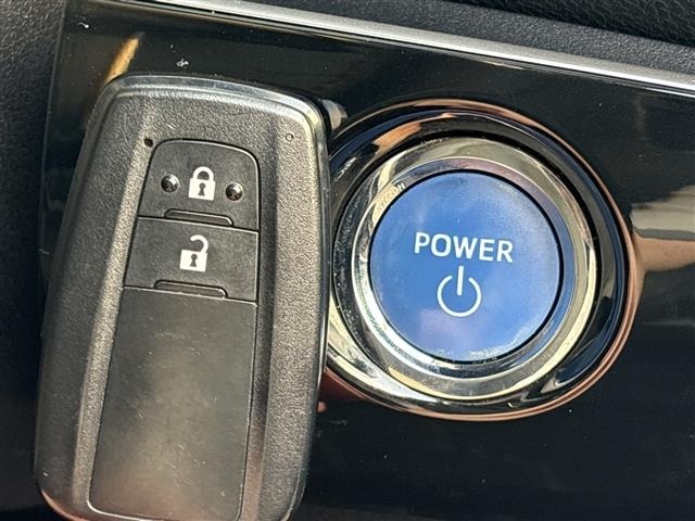 Toyota PRIUS 2018 8272407-12