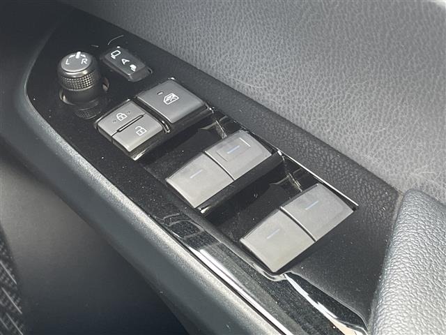 Toyota PRIUS 2019 8272408-10