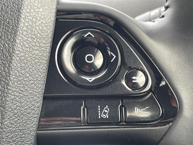 Toyota PRIUS 2019 8272408-17