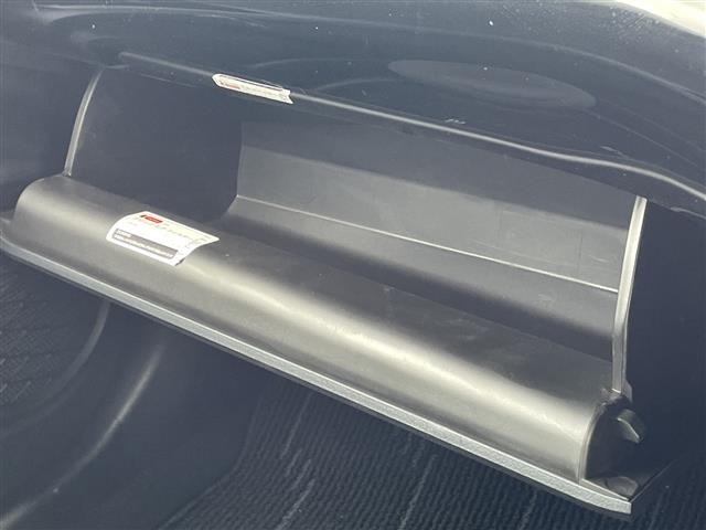 Toyota PRIUS 2019 8272408-2