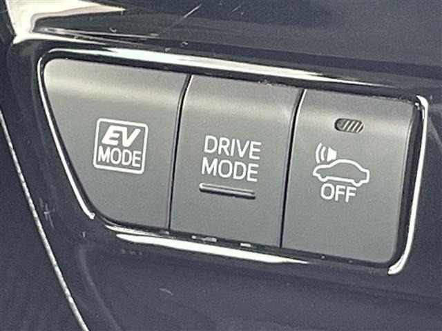 Toyota PRIUS 2019 8272408-3