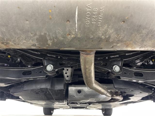 Toyota PRIUS 2023 8272409-14