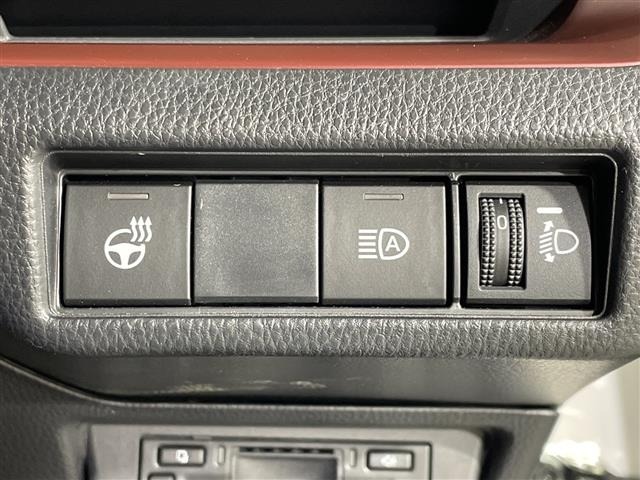 Toyota PRIUS 2023 8272409-22