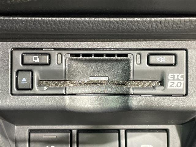 Toyota PRIUS 2023 8272409-9