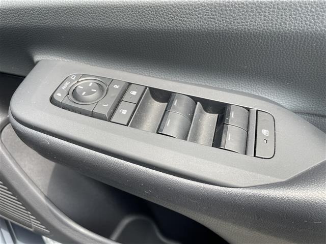 Toyota PRIUS 2023 8272410-11
