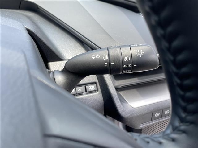 Toyota PRIUS 2023 8272410-9
