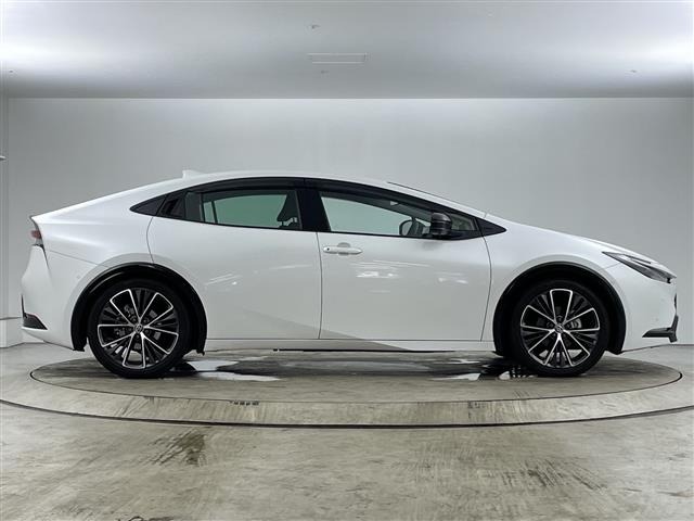 Toyota PRIUS 2023 8272411-11