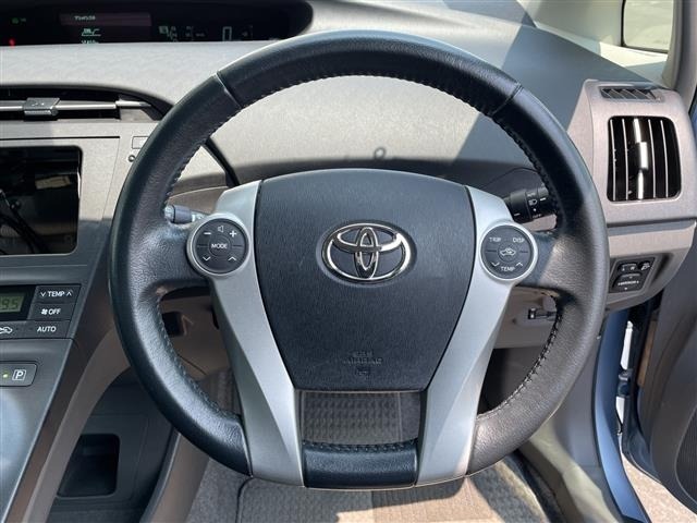 Toyota PRIUS 2011 8272412-17