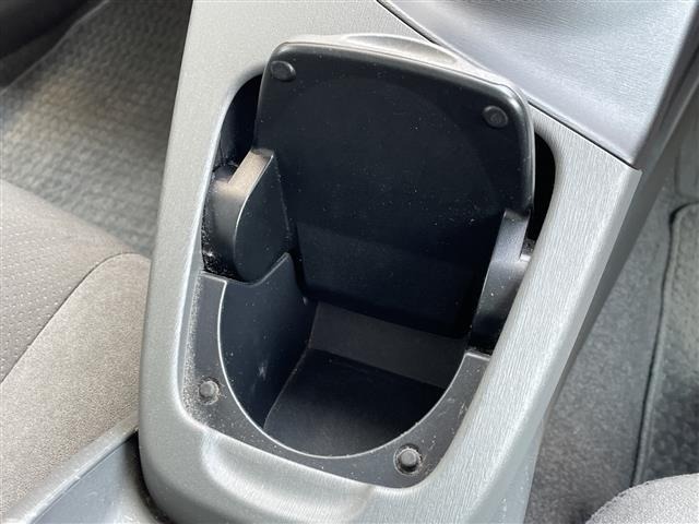 Toyota PRIUS 2011 8272412-4