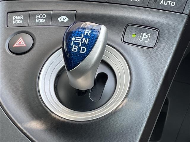 Toyota PRIUS 2011 8272412-7