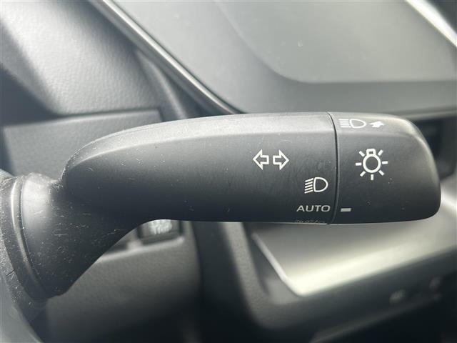 Toyota PRIUS 2023 8272413-17