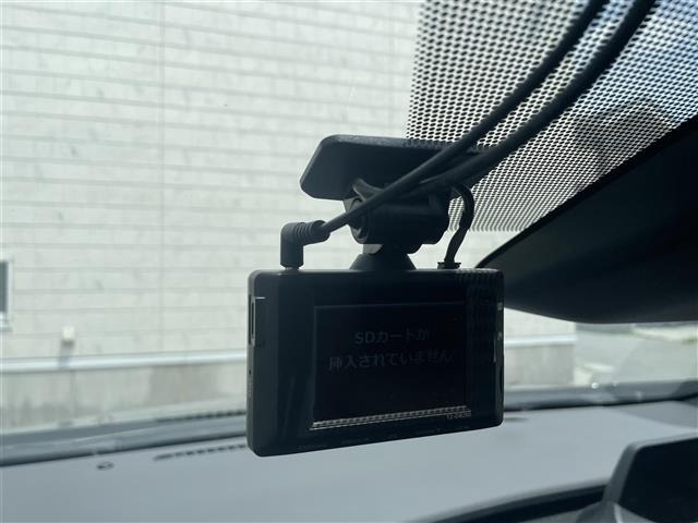 Toyota PRIUS 2023 8272413-20