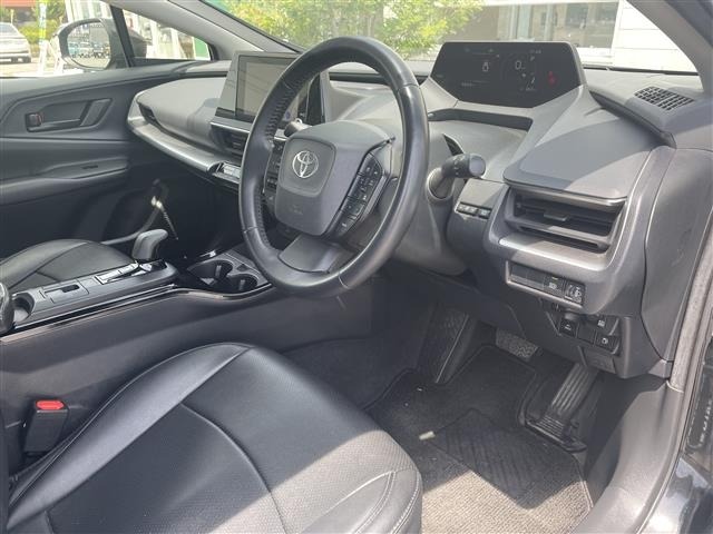 Toyota PRIUS 2023 8272413-29