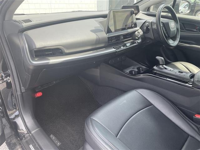 Toyota PRIUS 2023 8272413-3