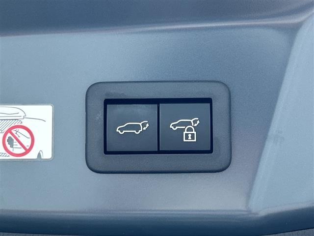 Toyota PRIUS 2023 8272414-2
